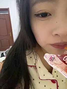 Snapshot of MengMeng0515 chatting on 14, 12, 2025 MengMeng0515 online show from 14, 12, 2025