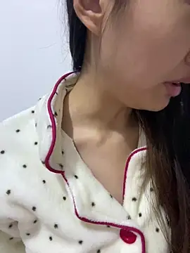 Snapshot of MengMeng0515 chatting on 18, 12, 2025 MengMeng0515 online show from 18, 12, 2025