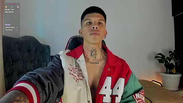 Snapshot of Savajelust chatting on 7, 11, 2025 Savajelust online show from 7, 11, 2025