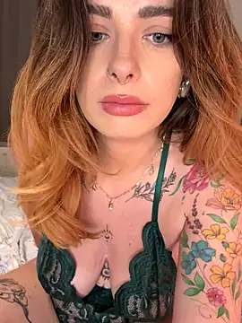 Snapshot of PiperPassionX chatting on 4, 10, 2025 PiperPassionX online show from 4, 10, 2025