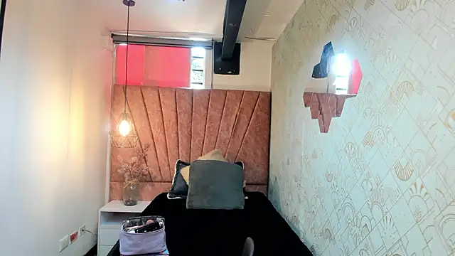 Kiara Cruz   online show from 28, 2, 2026