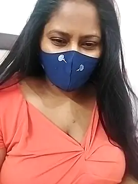 Snapshot of Shy_Peehu chatting on 5, 4, 2026 Shy Peehu online show from 5, 4, 2026