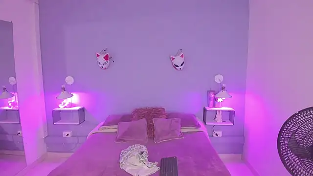 Zoe Lynch  online show from 25, 9, 2025