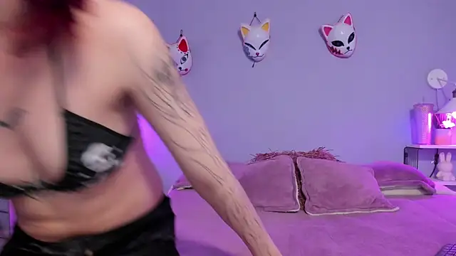 Zoe Lynch  online show from 7, 10, 2025