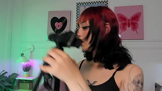 Zoe Lynch  online show from 16, 3, 2026