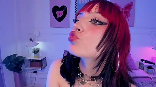 Zoe Lynch  online show from 8, 5, 2026