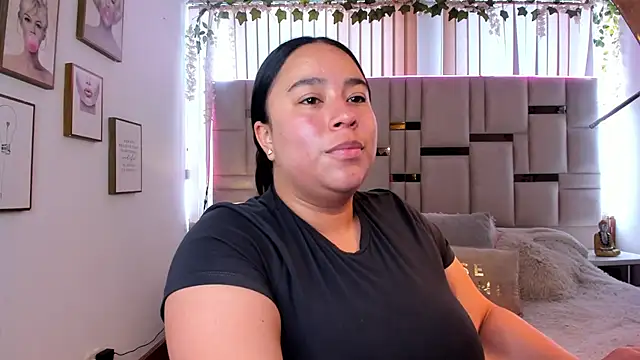 Zoey thompson online show from 7, 3, 2026