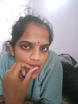 Snapshot of Sofia_kuuu chatting on 31, 10, 2025 Sofia kuuu online show from 31, 10, 2025