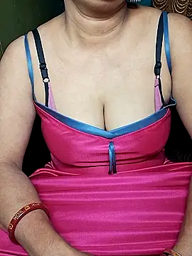 Snapshot of Mon-Shot9 chatting on 8, 10, 2025 Mon-Shot9 online show from 8, 10, 2025