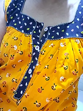 Snapshot of Mon-Shot9 chatting on 11, 11, 2025 Mon-Shot9 online show from 11, 11, 2025