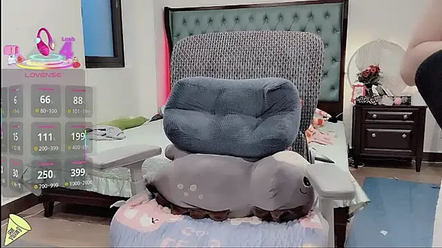 Snapshot of lulu404 chatting on 13, 12, 2025 lulu404 online show from 13, 12, 2025