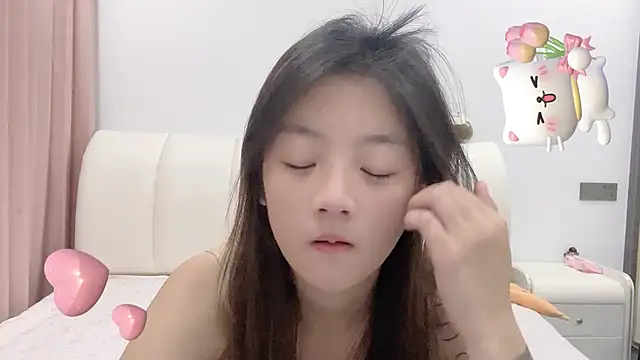 A 18 girls online show from 17, 10, 2025
