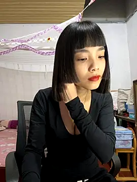 Snapshot of andymi1 chatting on 21, 10, 2025 andymi1 online show from 21, 10, 2025