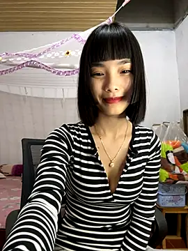 Snapshot of andymi1 chatting on 21, 10, 2025 andymi1 online show from 21, 10, 2025