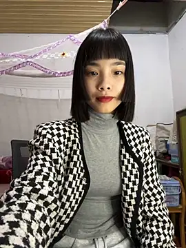 Snapshot of andymi1 chatting on 24, 10, 2025 andymi1 online show from 24, 10, 2025