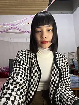 Snapshot of andymi1 chatting on 25, 10, 2025 andymi1 online show from 25, 10, 2025