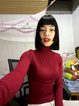 Snapshot of andymi1 chatting on 28, 10, 2025 andymi1 online show from 28, 10, 2025