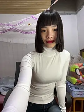 Snapshot of andymi1 chatting on 29, 10, 2025 andymi1 online show from 29, 10, 2025