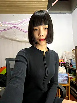 Snapshot of andymi1 chatting on 8, 11, 2025 andymi1 online show from 8, 11, 2025