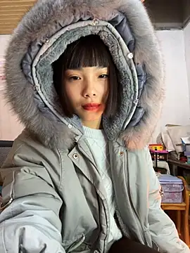 Snapshot of andymi1 chatting on 18, 11, 2025 andymi1 online show from 18, 11, 2025