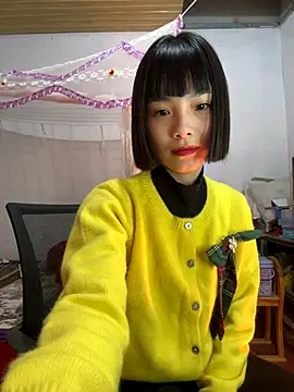 Snapshot of andymi1 chatting on 28, 11, 2025 andymi1 online show from 28, 11, 2025