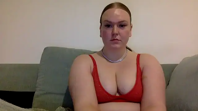 Snapshot of gracelovesxx chatting on 5, 1, 2026 gracelovesxx online show from 5, 1, 2026