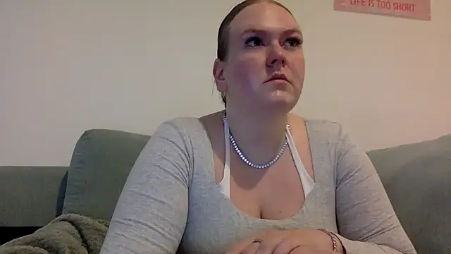 Snapshot of gracelovesxx chatting on 7, 1, 2026 gracelovesxx online show from 7, 1, 2026