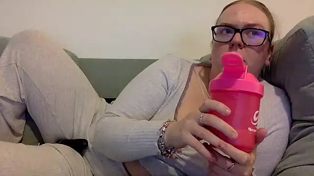 Snapshot of gracelovesxx chatting on 13, 1, 2026 gracelovesxx online show from 13, 1, 2026