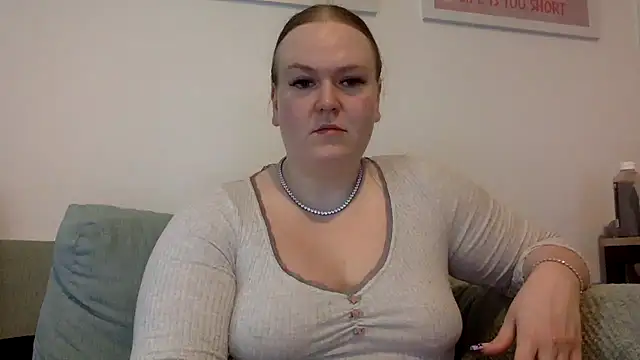 Snapshot of gracelovesxx chatting on 3, 6, 2026 gracelovesxx online show from 3, 6, 2026