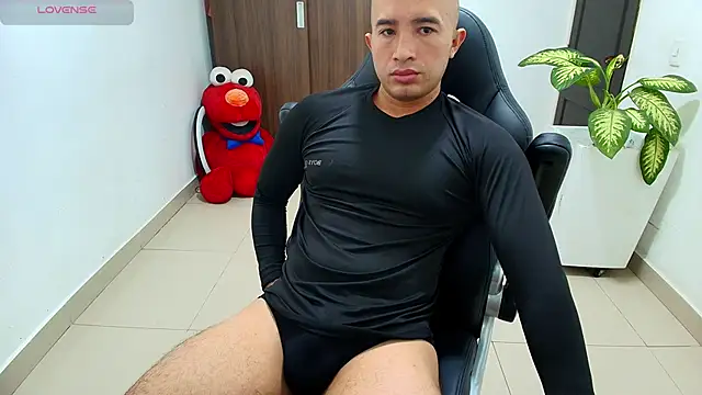 Snapshot of sebastian_oconnor77 chatting on 8, 10, 2025 sebastian oconnor77 online show from 8, 10, 2025