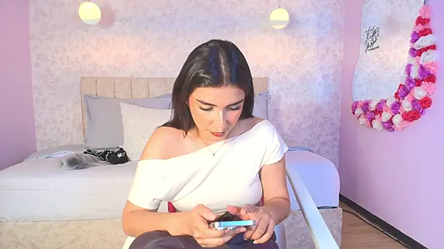 sweet artemiis online show from 22, 9, 2025