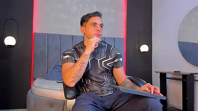 Liam walk  online show from 15, 4, 2026