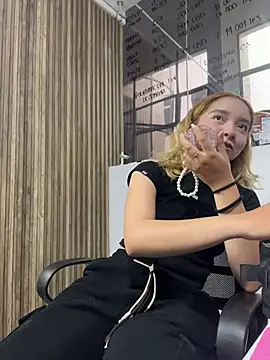 Snapshot of JuliethMoss chatting on 5, 6, 2026 JuliethMoss online show from 5, 6, 2026