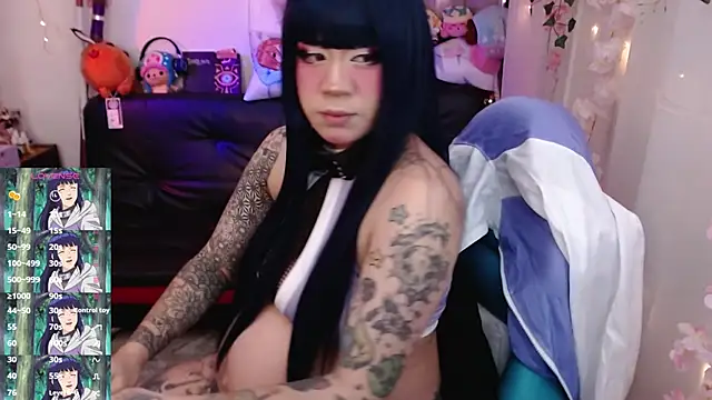 jadedelux  online show from 28, 11, 2025