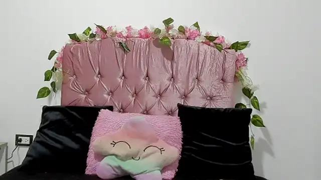 ivy moon05 online show from 5, 11, 2025