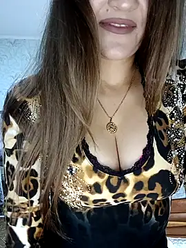 Snapshot of Viola3102 chatting on 11, 10, 2025 Viola3102 online show from 11, 10, 2025