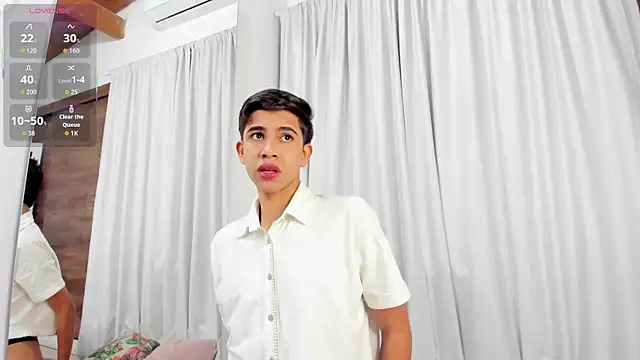 Snapshot of JoshuaSanzz chatting on 13, 10, 2025 JoshuaSanzz online show from 13, 10, 2025