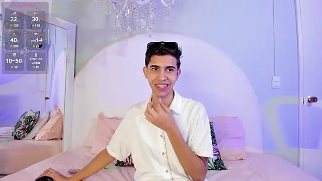 Snapshot of JoshuaSanzz chatting on 25, 10, 2025 JoshuaSanzz online show from 25, 10, 2025