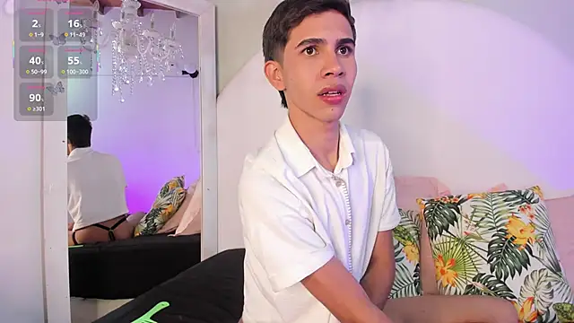 Snapshot of JoshuaSanzz chatting on 8, 11, 2025 JoshuaSanzz online show from 8, 11, 2025