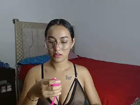 Snapshot of KatyCoupleHot chatting on 23, 10, 2025 KatyCoupleHot online show from 23, 10, 2025