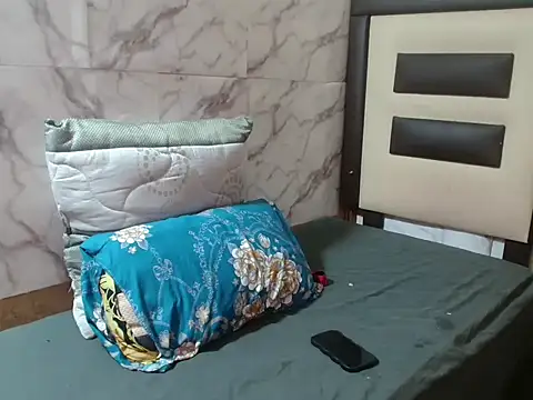 Snapshot of Lsnickykhanyile chatting on 14, 12, 2025 Lsnickykhanyile online show from 14, 12, 2025