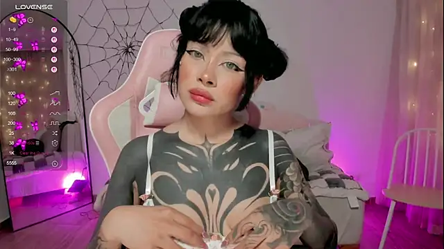 Snapshot of AlinaLukyanova chatting on 16, 11, 2025 AlinaLukyanova online show from 16, 11, 2025