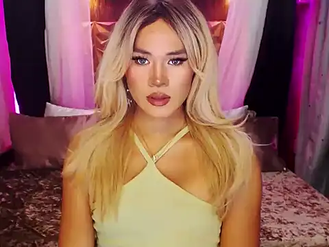 Snapshot of YllanaAltheaXxX chatting on 28, 9, 2025 YllanaAltheaXxX online show from 28, 9, 2025