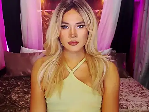 Snapshot of YllanaAltheaXxX chatting on 9, 10, 2025 YllanaAltheaXxX online show from 9, 10, 2025