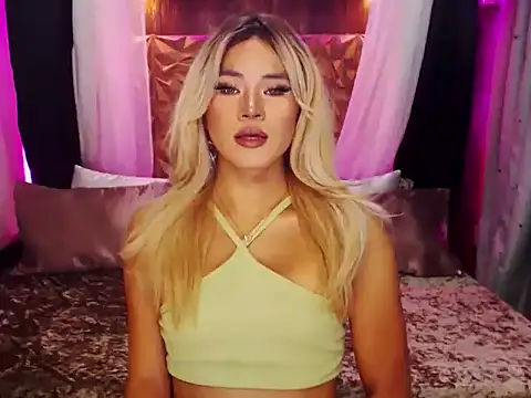 Snapshot of YllanaAltheaXxX chatting on 15, 10, 2025 YllanaAltheaXxX online show from 15, 10, 2025