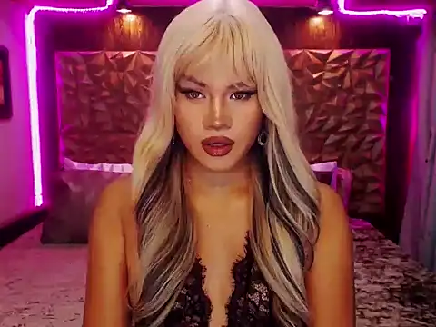 Snapshot of YllanaAltheaXxX chatting on 25, 10, 2025 YllanaAltheaXxX online show from 25, 10, 2025