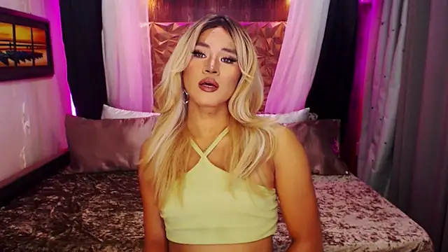 Snapshot of YllanaAltheaXxX chatting on 20, 11, 2025 YllanaAltheaXxX online show from 20, 11, 2025