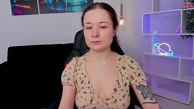 Snapshot of NancyJonson chatting on 11, 11, 2025 NancyJonson online show from 11, 11, 2025