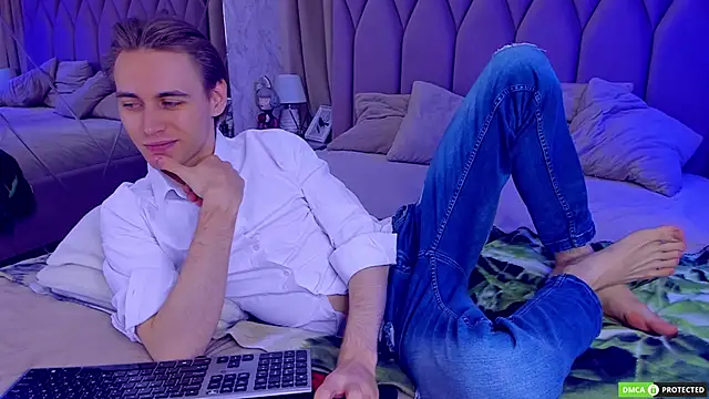 Snapshot of WilliamDyson chatting on 13, 10, 2025 WilliamDyson online show from 13, 10, 2025