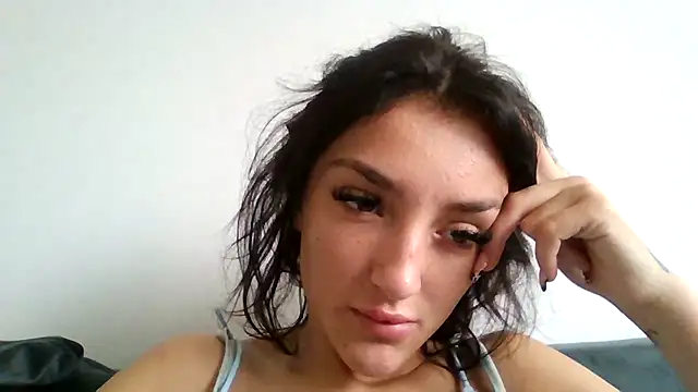 Snapshot of naughtybella05 chatting on 22, 10, 2025 naughtybella05 online show from 22, 10, 2025